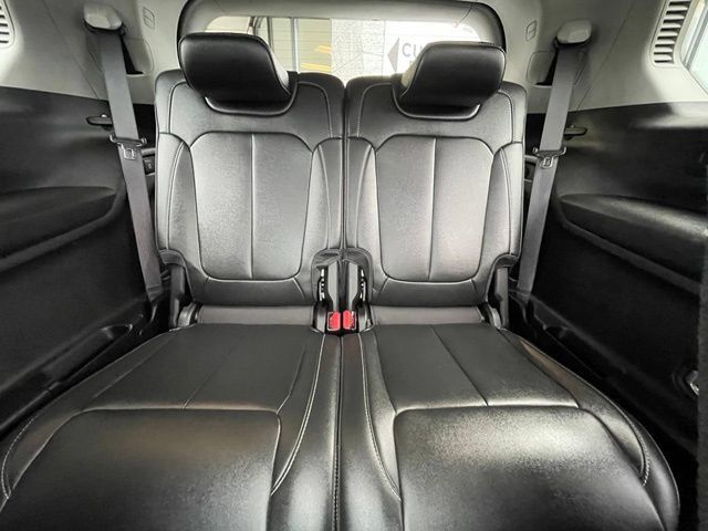 Used 2023 Jeep Grand Cherokee L Limited AWD/4WD image 27