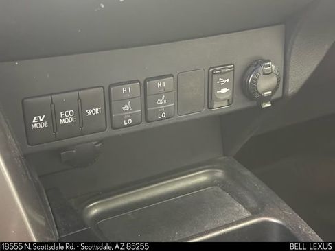 Used 2016 Toyota RAV4 Limited image 22