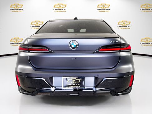 Used 2026 BMW 740i w/ Premium Package image 6