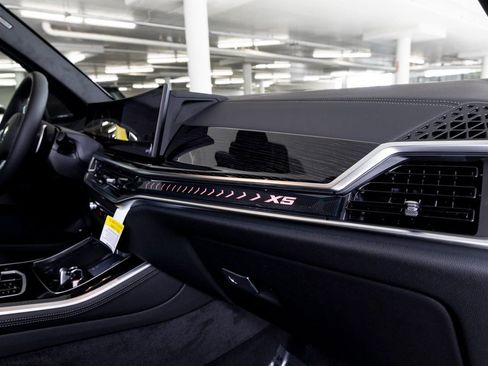 New 2026 BMW X5 xDrive50e image 29