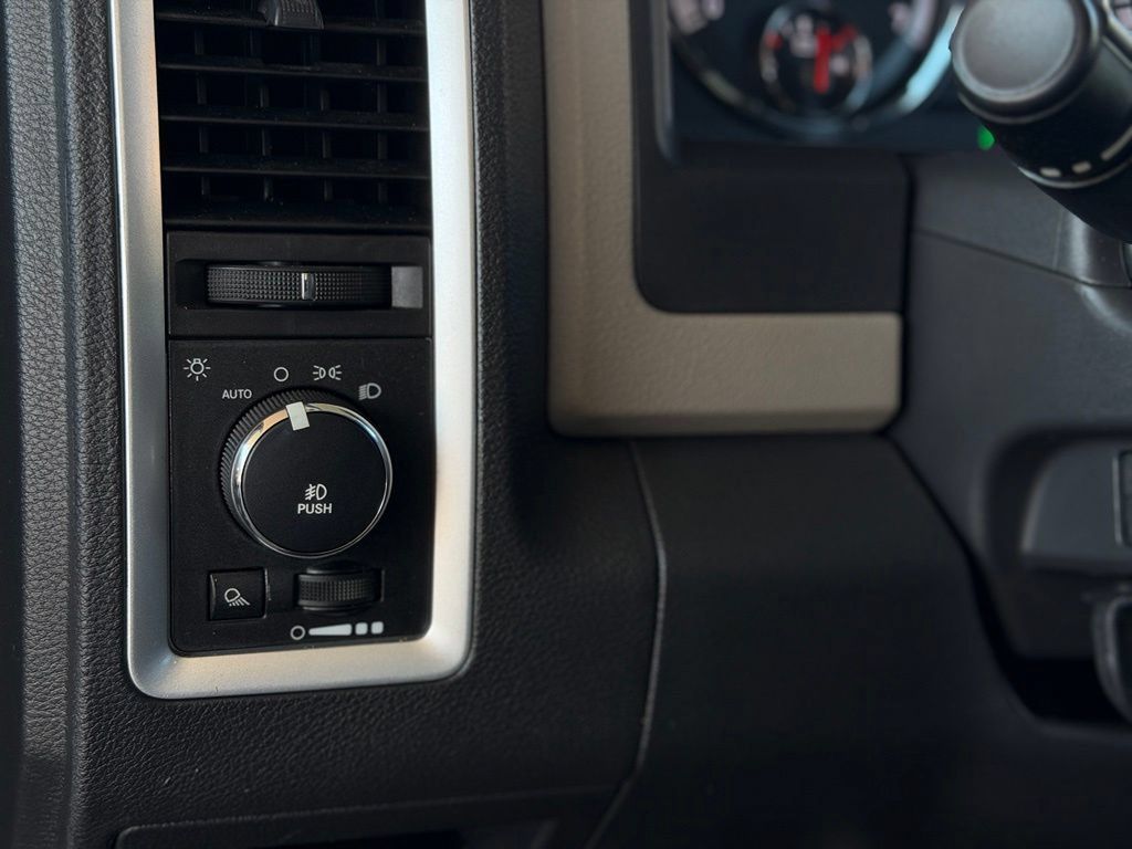 Used 2012 RAM 1500 Classic SLT w/ Popular Equipment Group AWD/4WD image 25