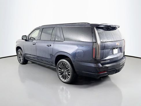 Used 2025 Cadillac Escalade ESV Sport Platinum AWD/4WD image 5
