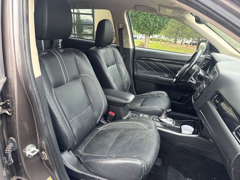 Used 2018 Mitsubishi Outlander GT AWD/4WD image 44
