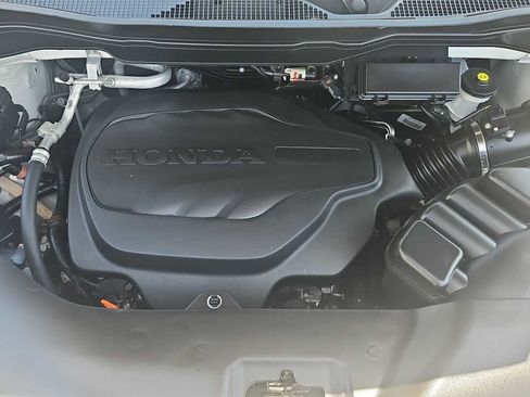 Certified 2022 Honda Pilot Sport image 17