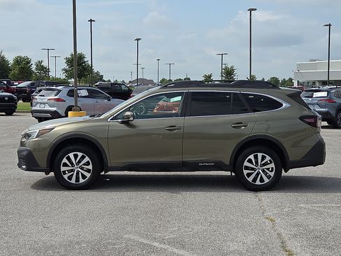 Used 2020 Subaru Outback Premium AWD/4WD image 3