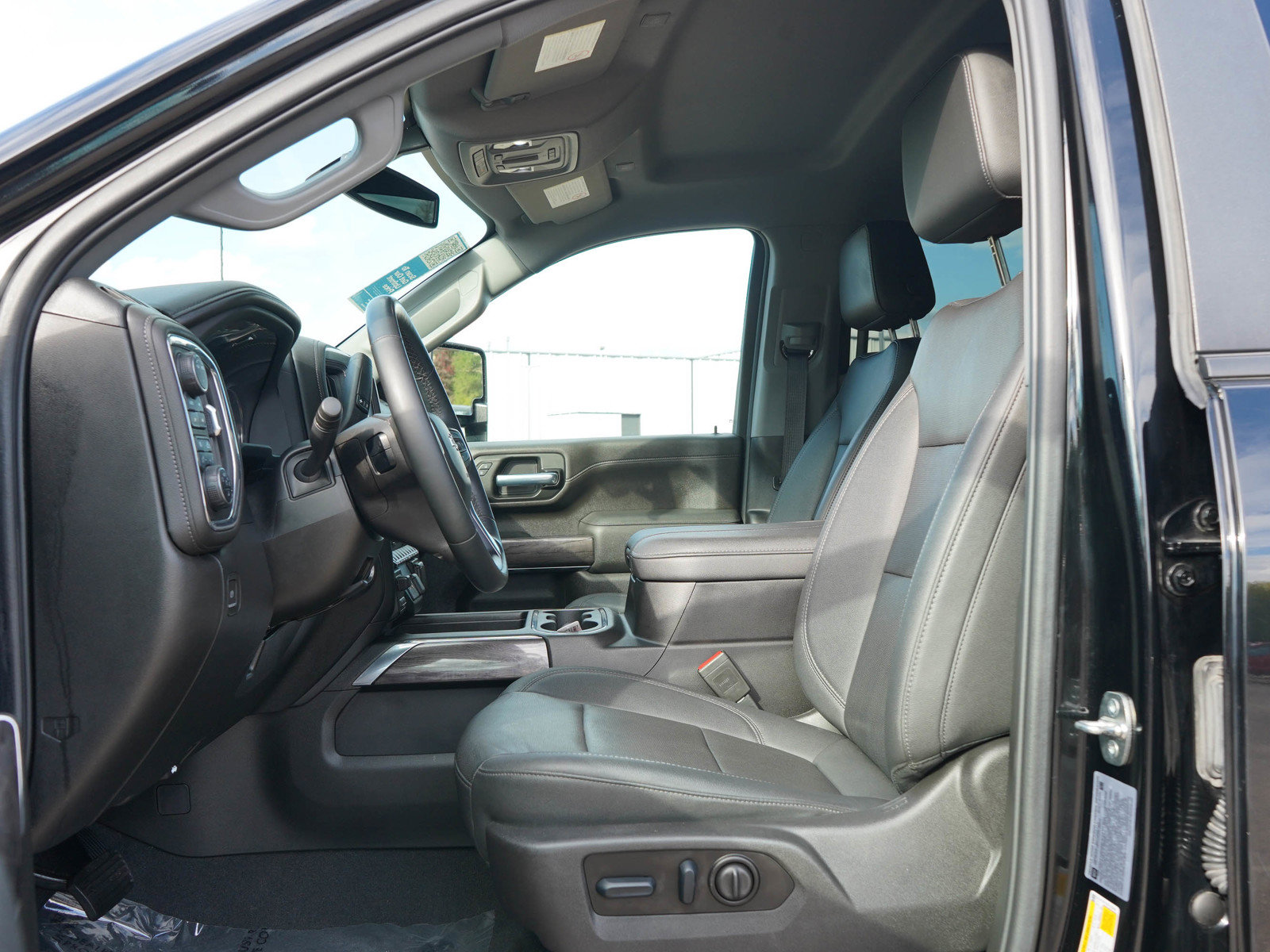 Used 2023 Chevrolet Silverado 3500 LTZ w/ LTZ Plus Package AWD/4WD image 19