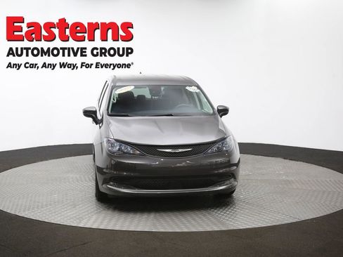 Used 2023 Chrysler Voyager LX image 52