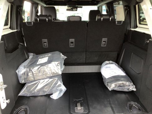 New 2025 Ford Bronco Badlands w/ Sasquatch Package AWD/4WD image 17
