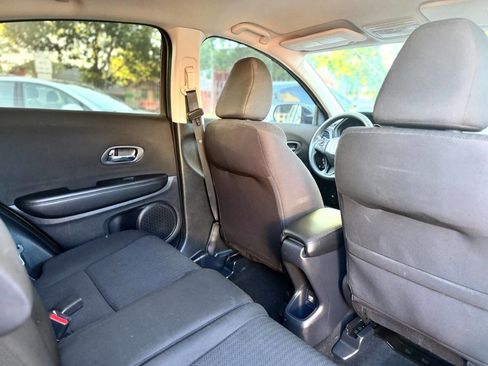 Used 2017 Honda HR-V LX image 15