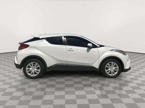 Used 2019 Toyota C-HR LE FWD image 4