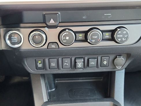 Used 2020 Toyota Tacoma TRD Off-Road image 28