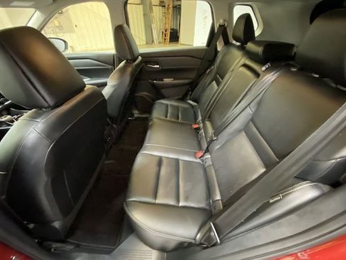 Used 2025 Nissan Rogue SL FWD image 24