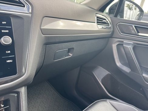 Used 2022 Volkswagen Tiguan SE image 4