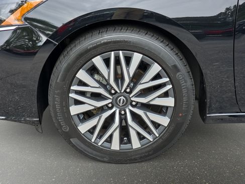 Used 2024 Nissan Altima 2.5 SV FWD image 29