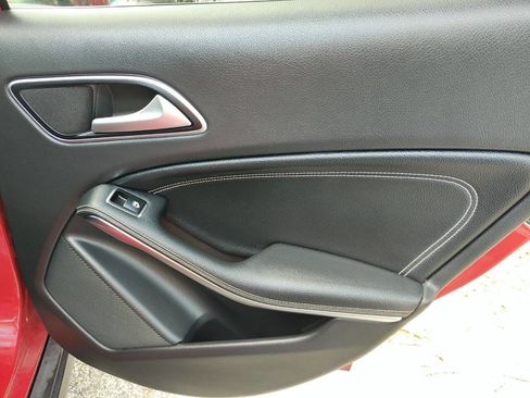 Used 2017 Mercedes-Benz GLA 250 w/ Premium Package image 35