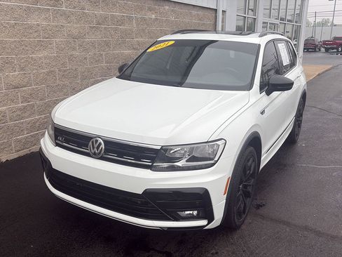 Used 2021 Volkswagen Tiguan SE R-Line FWD image 30