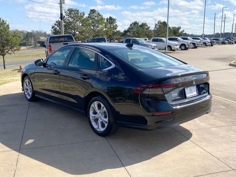 Used 2025 Honda Accord LX image 4