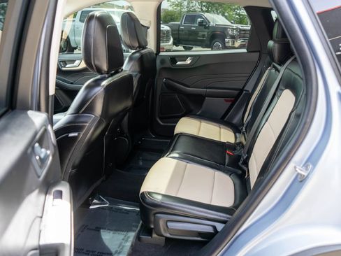 Used 2022 Ford Escape Titanium w/ Titanium Elite Package AWD/4WD image 13