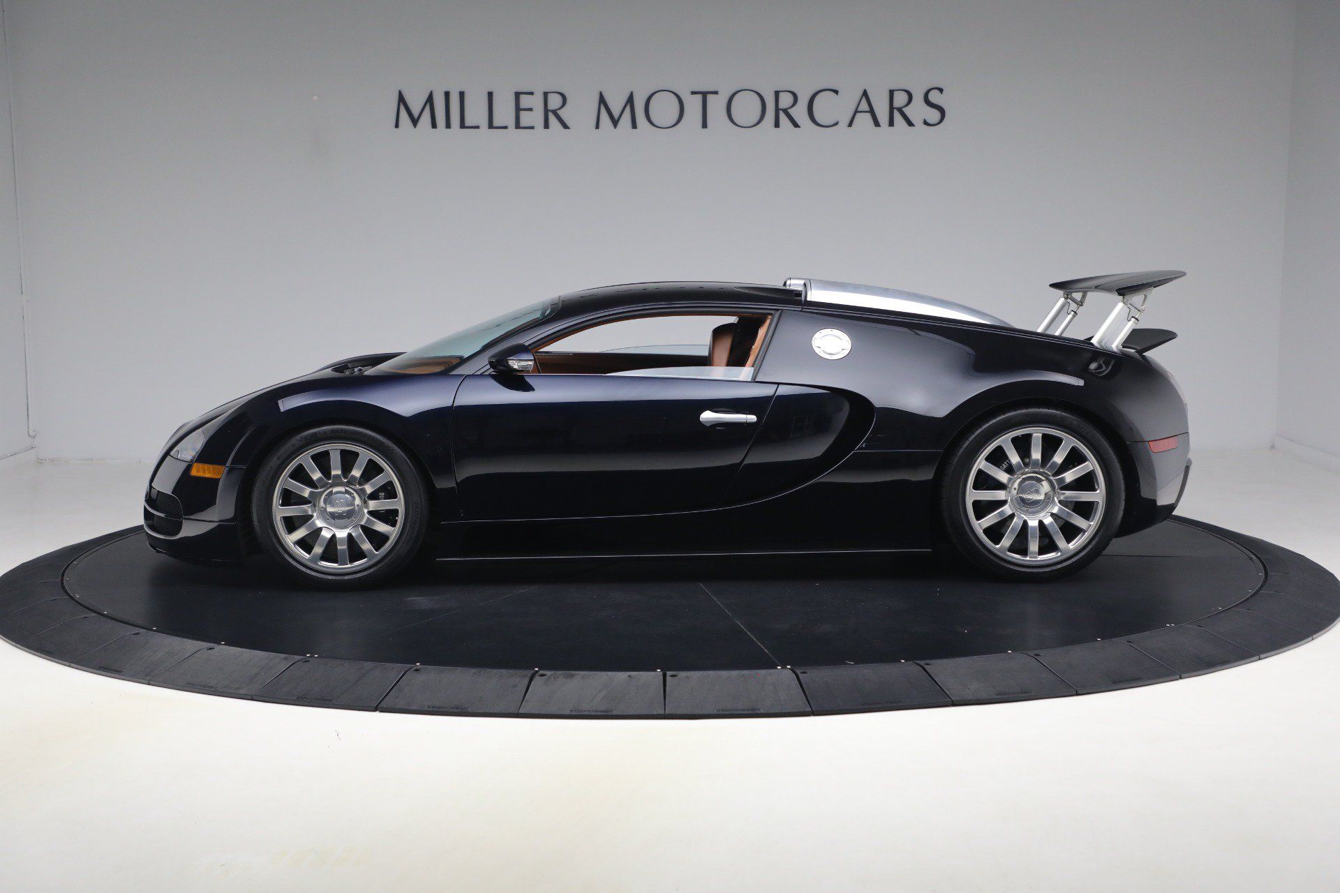 Used 2006 Bugatti Veyron AWD/4WD image 3