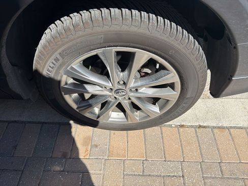 Used 2018 Toyota RAV4 Limited image 12