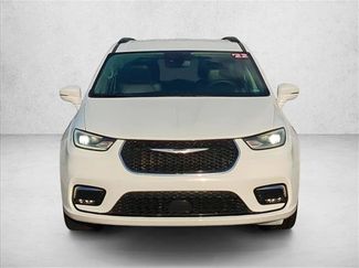 Used 2022 Chrysler Pacifica Touring-L FWD video 2
