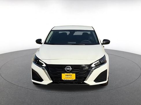 Used 2025 Nissan Altima 2.5 SV FWD image 4