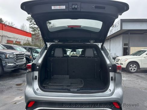 Used 2021 Toyota Highlander XSE image 23