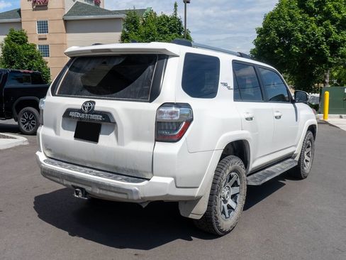 Used 2018 Toyota 4Runner TRD Off-Road Premium AWD/4WD image 7