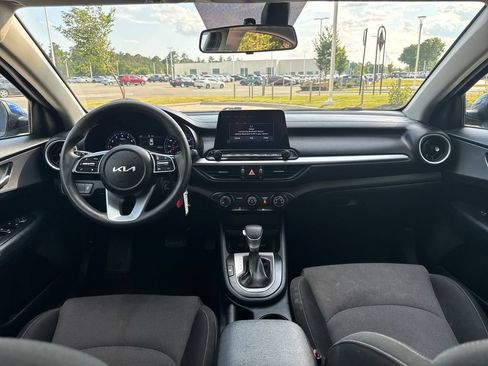 Used 2023 Kia Forte LXS w/ LXS Technology Package FWD image 16