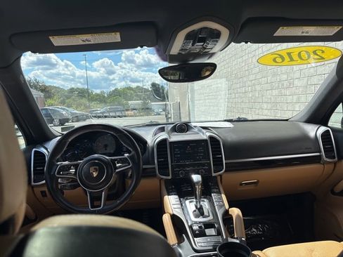 Used 2016 Porsche Cayenne S image 36