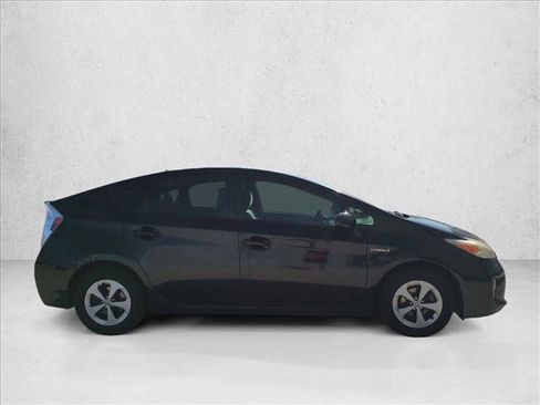Used 2015 Toyota Prius Two FWD image 4