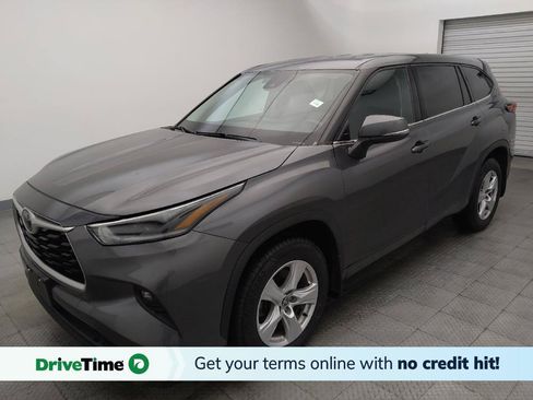 Used 2021 Toyota Highlander LE AWD/4WD image 1