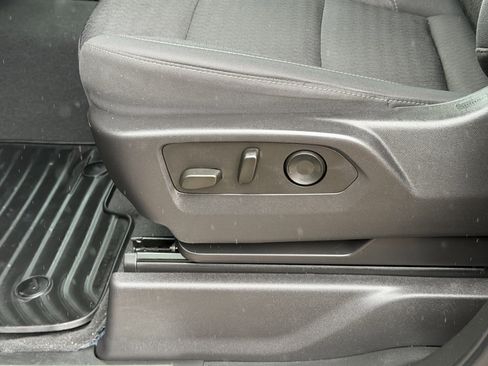 Used 2024 Chevrolet Silverado 1500 LT image 17