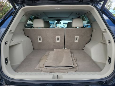 Used 2023 GMC Terrain Denali image 9