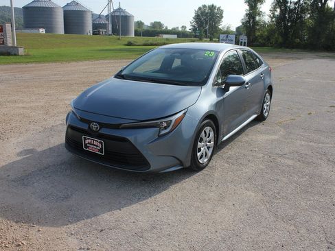 Used 2023 Toyota Corolla LE FWD image 1