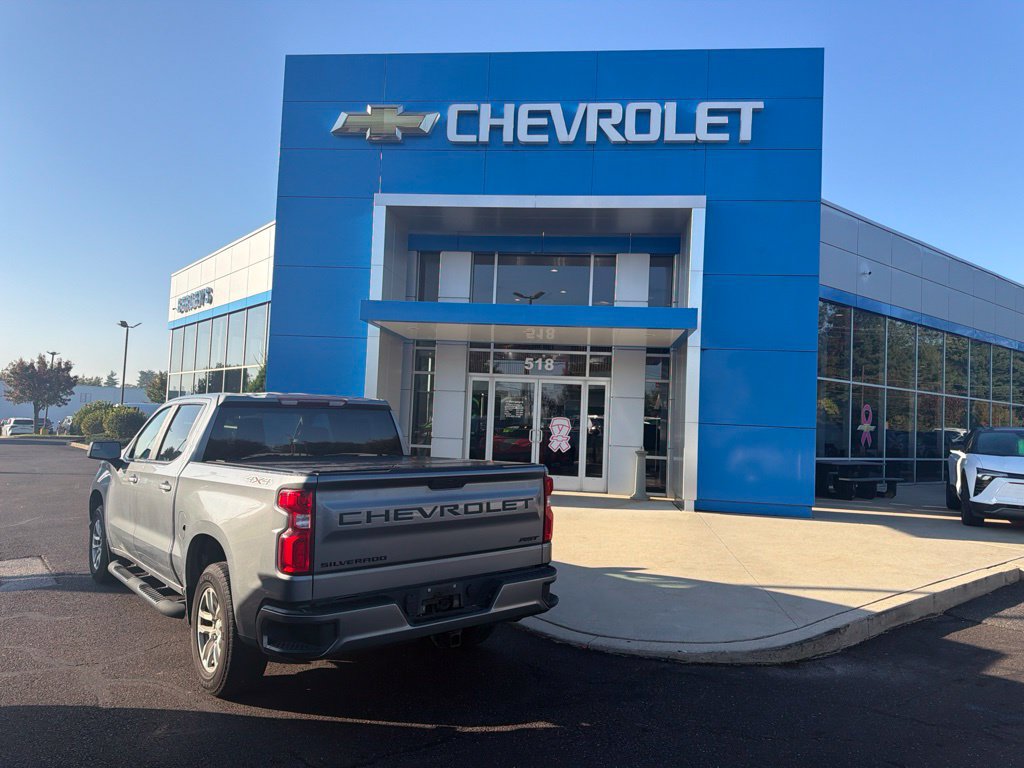 Used 2021 Chevrolet Silverado 1500 RST w/ LPO, Dark Essentials Package AWD/4WD image 5