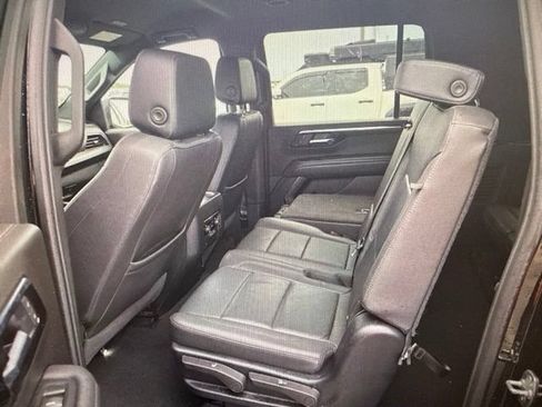 Used 2025 Chevrolet Suburban Z71 AWD/4WD image 14