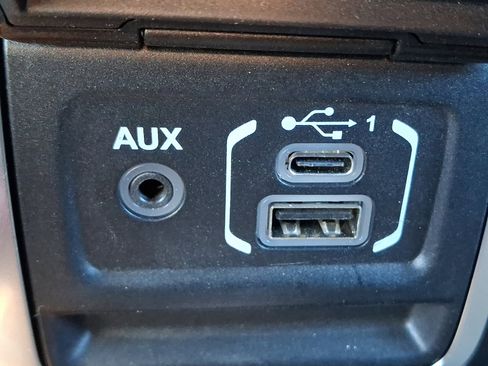 Used 2024 Jeep Wrangler Unlimited Sahara w/ Technology Group image 24