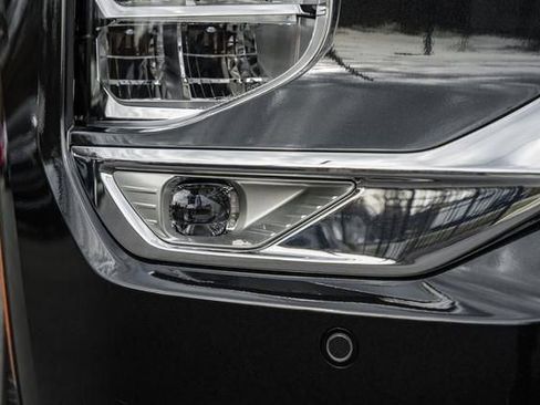 New 2025 Mitsubishi Outlander SE image 13