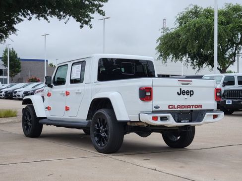 Used 2023 Jeep Gladiator Overland AWD/4WD image 5