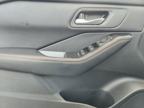 Certified 2025 Nissan Rogue SV image 20