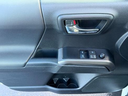 Used 2022 Toyota Tacoma TRD Off-Road w/ TRD Premium Off Road Package image 14