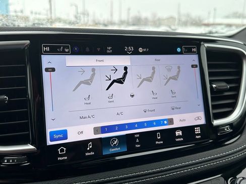 New 2026 Chrysler Pacifica Limited image 31