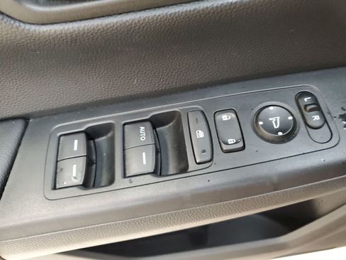 Used 2025 Honda CR-V LX image 15