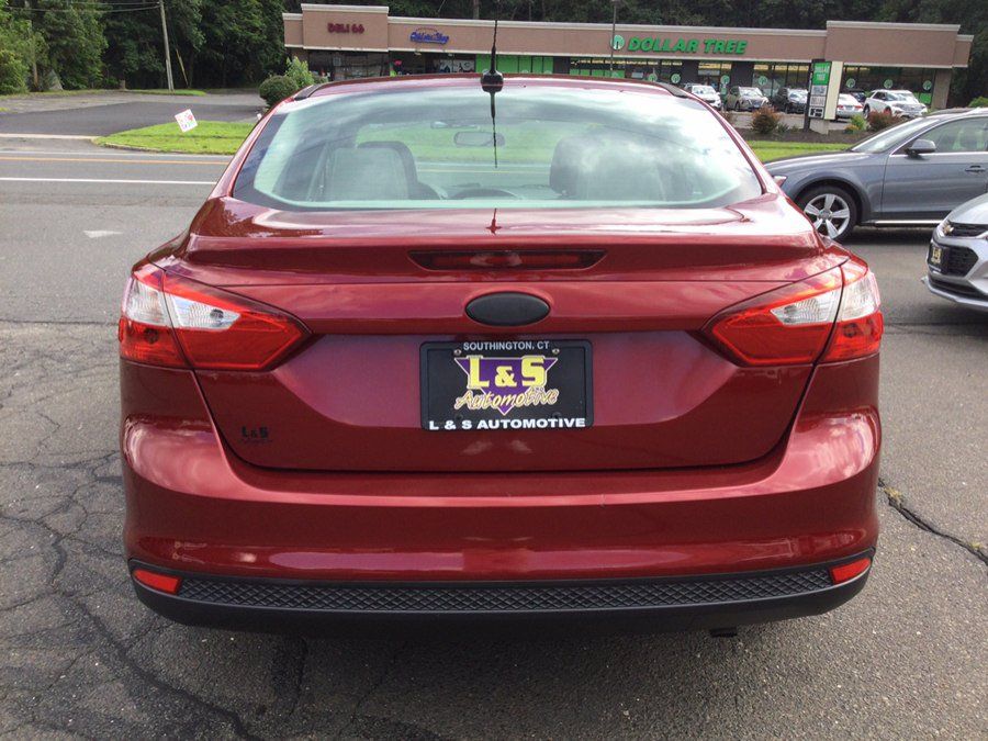 Used 2014 Ford Focus SE FWD image 8
