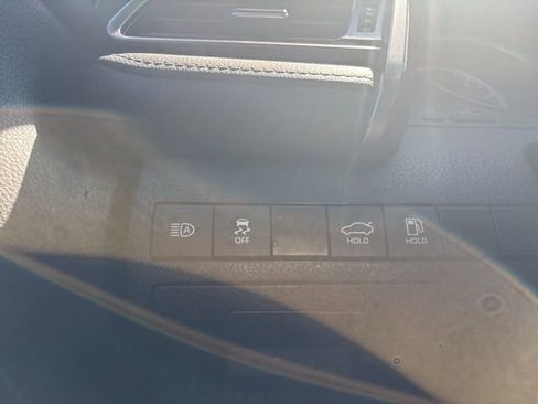 Used 2023 Toyota Camry SE image 13
