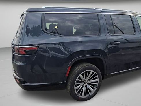 New 2025 Jeep Wagoneer L Series II AWD/4WD image 42