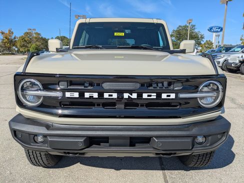 New 2025 Ford Bronco Outer Banks AWD/4WD image 9