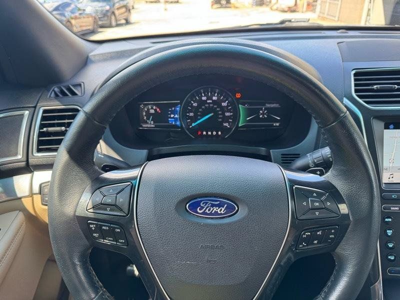 Used 2017 Ford Explorer Limited FWD image 16