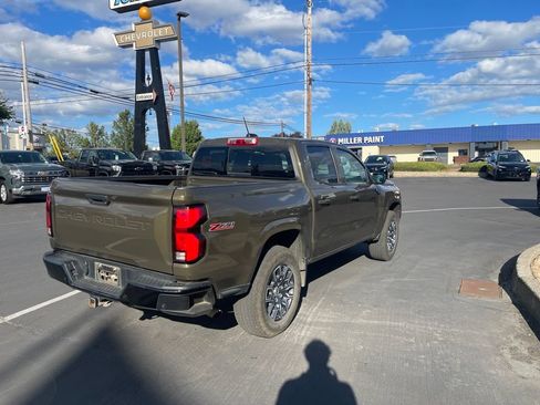 Used 2024 Chevrolet Colorado Z71 w/ Z71 Convenience Package 2 AWD/4WD image 5
